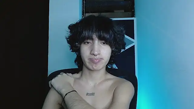 Snapshot of littlextreme chatting on April 24, 2026, 2:13 am littlextreme online show from April 24, 2026, 2:13 am