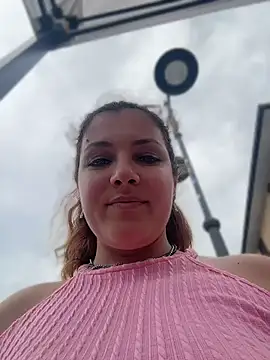 DaisyVibesss online show from July 18, 2026, 3:53 pm
