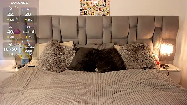 Nickytouse online show from March 19, 2025, 11:03 pm