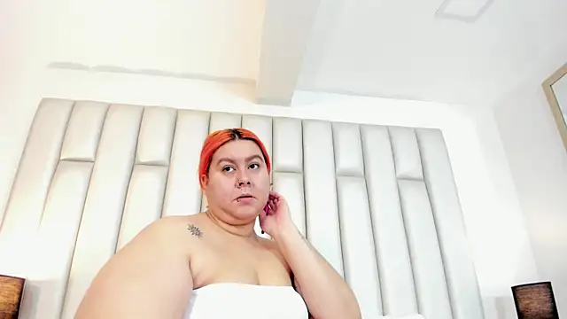 aandreaperez online show from October 1, 2025, 11:36 am