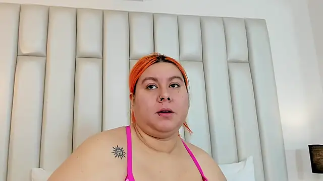 aandreaperez online show from October 2, 2025, 1:03 pm