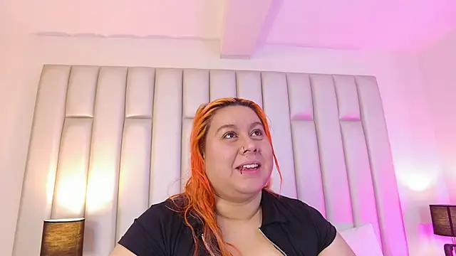 aandreaperez online show from December 3, 2025, 11:31 am