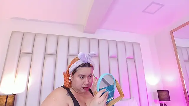 aandreaperez online show from January 7, 2026, 11:48 am