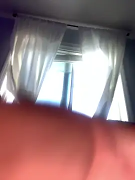 Snapshot of Hugetings chatting on March 1, 2026, 3:23 pm Hugetings online show from March 1, 2026, 3:23 pm