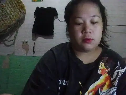 hotsexylyn online show from December 18, 2025, 3:44 am