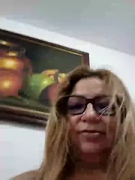 Snapshot of gisela27 chatting on March 9, 2025, 11:35 pm gisela27 online show from March 9, 2025, 11:35 pm