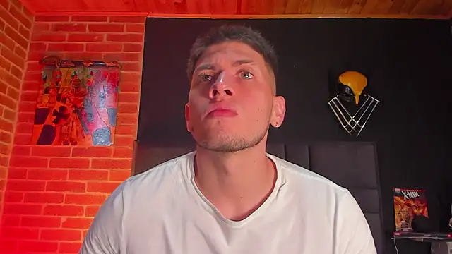 Snapshot of SebastianMaximoff chatting on March 9, 2025, 1:26 pm SebastianMaximoff online show from March 9, 2025, 1:26 pm