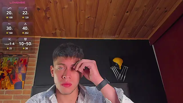 Snapshot of SebastianMaximoff chatting on March 22, 2025, 11:32 am SebastianMaximoff online show from March 22, 2025, 11:32 am