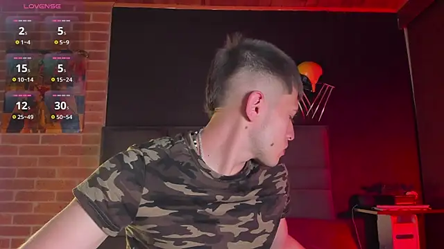 Snapshot of SebastianMaximoff chatting on March 17, 2025, 11:53 am SebastianMaximoff online show from March 17, 2025, 11:53 am