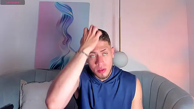 Snapshot of SebastianMaximoff chatting on October 25, 2025, 7:36 pm SebastianMaximoff online show from October 25, 2025, 7:36 pm