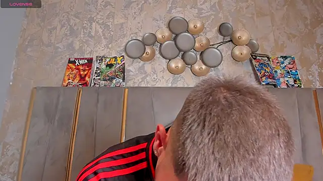 Snapshot of SebastianMaximoff chatting on October 30, 2025, 7:33 pm SebastianMaximoff online show from October 30, 2025, 7:33 pm