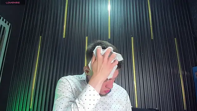 Snapshot of SebastianMaximoff chatting on November 26, 2025, 7:58 pm SebastianMaximoff online show from November 26, 2025, 7:58 pm