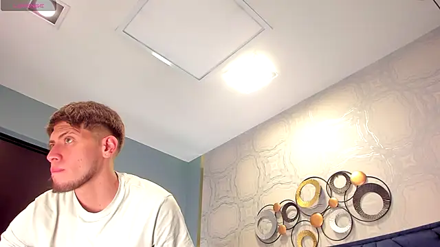 Snapshot of SebastianMaximoff chatting on September 17, 2025, 12:18 pm SebastianMaximoff online show from September 17, 2025, 12:18 pm