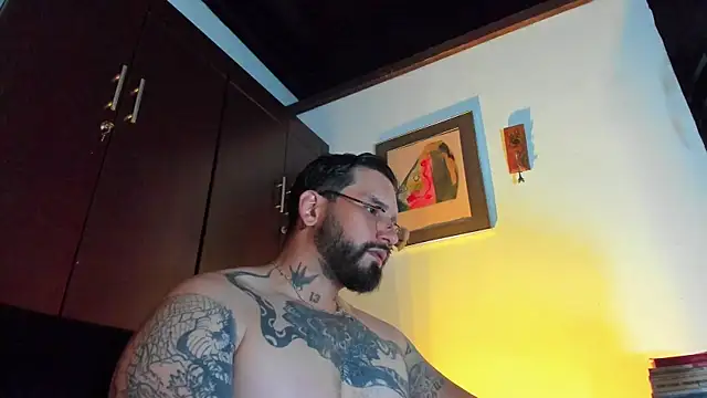 Snapshot of CamiloGray_ chatting on May 25, 2026, 2:27 pm CamiloGray online show from May 25, 2026, 2:27 pm