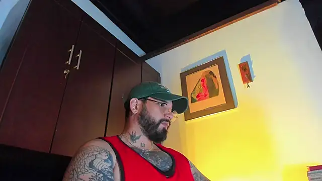 Snapshot of CamiloGray_ chatting on June 6, 2026, 12:43 pm CamiloGray online show from June 6, 2026, 12:43 pm