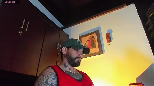 Snapshot of CamiloGray_ chatting on April 25, 2026, 12:41 pm CamiloGray online show from April 25, 2026, 12:41 pm