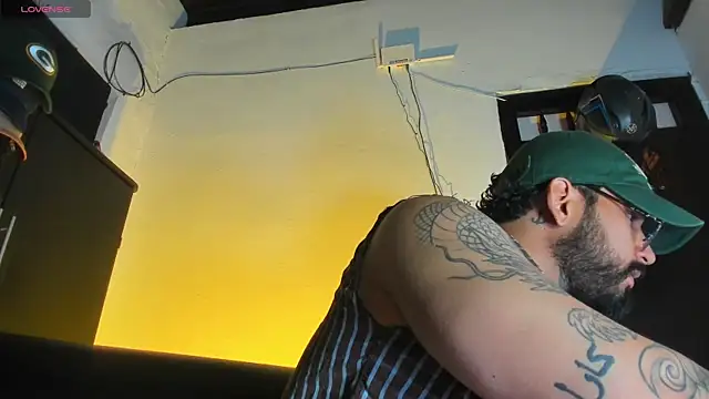 CamiloGray  online show from December 18, 2025, 2:10 pm