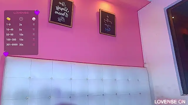 hornyhousekeeper  online show from March 11, 2025, 1:01 pm