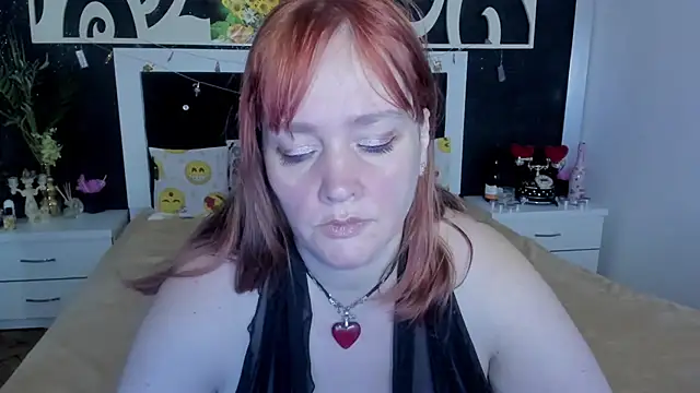 Snapshot of SinFulTitsDD chatting on January 5, 2025, 1:24 am SinFulTitsDD online show from January 5, 2025, 1:24 am