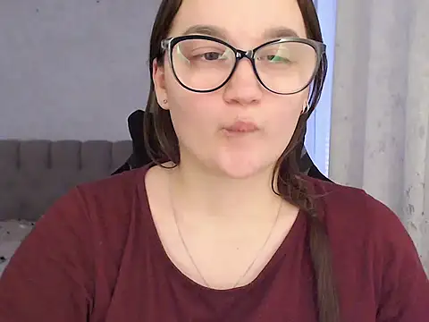 Amy Mur  online show from February 3, 2026, 1:05 pm