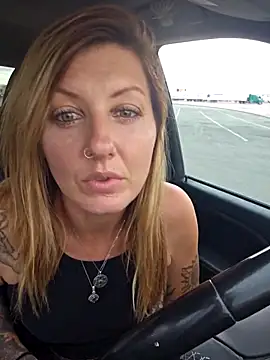 SheIsSomething online show from November 14, 2025, 11:52 pm