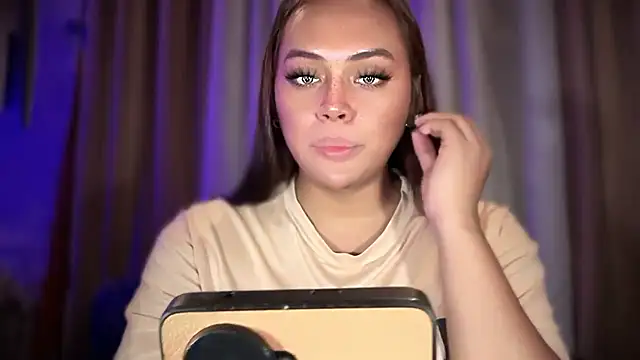 Snapshot of _MissKhimberlyXxx_ chatting on January 13, 2026, 5:06 pm MissKhimberlyXxx online show from January 13, 2026, 5:06 pm