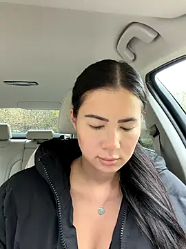 clairewntr online show from November 1, 2025, 10:42 am