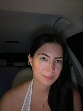 clairewntr online show from November 4, 2025, 9:18 pm