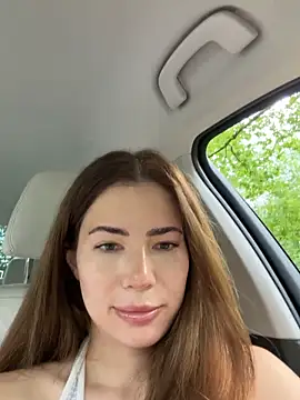 Snapshot of clairewntr chatting on June 2, 2026, 4:40 pm clairewntr online show from June 2, 2026, 4:40 pm