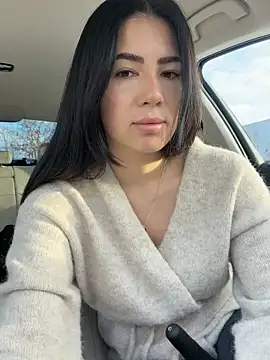 clairewntr online show from February 1, 2026, 9:07 am