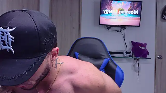 Snapshot of Latino_stud4u chatting on July 8, 2026, 12:17 pm Latino stud4u online show from July 8, 2026, 12:17 pm