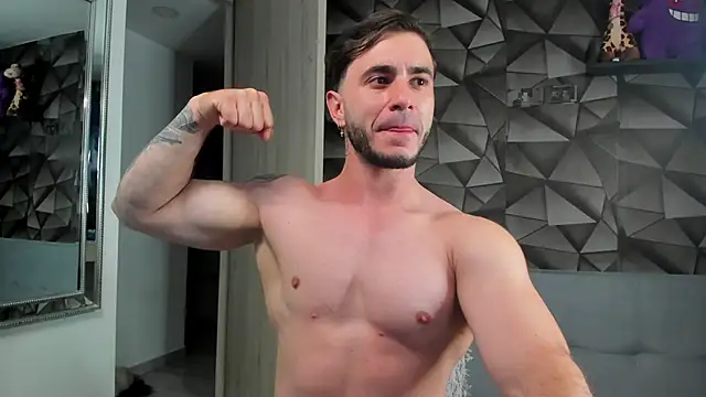 Latino stud4u online show from March 16, 2026, 4:20 am