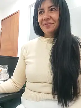 Snapshot of aisha_latina chatting on September 15, 2025, 2:17 pm aisha latina online show from September 15, 2025, 2:17 pm