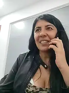 Snapshot of aisha_latina chatting on March 7, 2025, 8:11 pm aisha latina online show from March 7, 2025, 8:11 pm