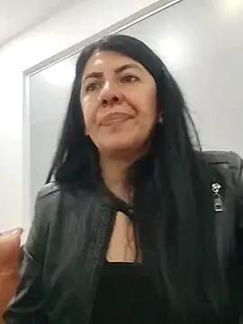 Snapshot of aisha_latina chatting on March 10, 2025, 2:48 pm aisha latina online show from March 10, 2025, 2:48 pm