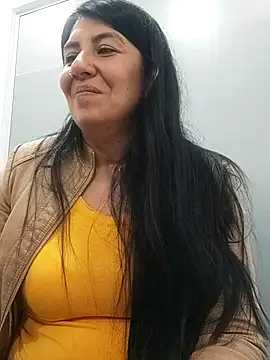 Snapshot of aisha_latina chatting on March 3, 2025, 6:35 pm aisha latina online show from March 3, 2025, 6:35 pm