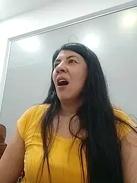 Snapshot of aisha_latina chatting on March 3, 2025, 3:32 pm aisha latina online show from March 3, 2025, 3:32 pm