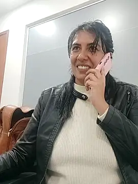 Snapshot of aisha_latina chatting on March 21, 2025, 2:40 pm aisha latina online show from March 21, 2025, 2:40 pm