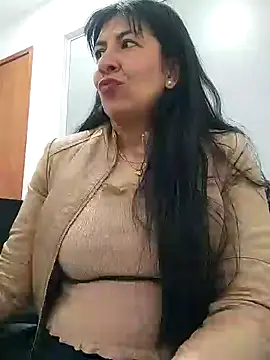 Snapshot of aisha_latina chatting on September 10, 2025, 3:00 pm aisha latina online show from September 10, 2025, 3:00 pm