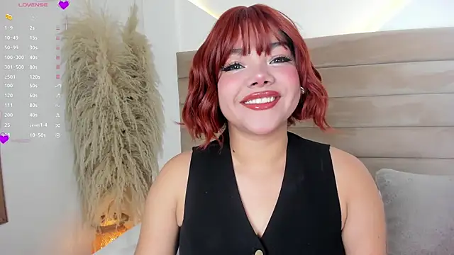 ValerieDiaz  online show from October 25, 2025, 12:28 pm