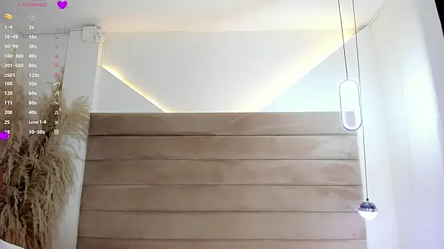 ValerieDiaz  online show from October 23, 2025, 12:26 pm