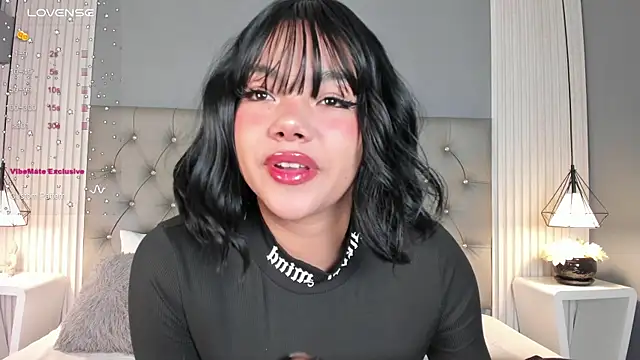 Snapshot of ValerieDiaz_ chatting on September 27, 2025, 12:22 pm ValerieDiaz online show from September 27, 2025, 12:22 pm