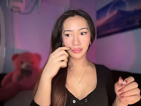 Jasmine Elcock online show from November 23, 2025, 3:55 pm