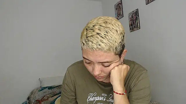 Snapshot of kathy_luisa chatting on February 19, 2026, 11:01 pm kathy luisa online show from February 19, 2026, 11:01 pm