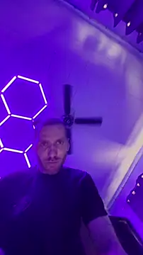 Cloudd Kingg Iceyyy online show from March 23, 2026, 4:18 pm