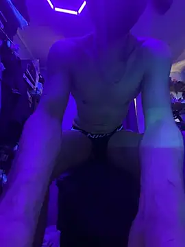 Cloudd Kingg Iceyyy online show from April 7, 2026, 3:47 pm