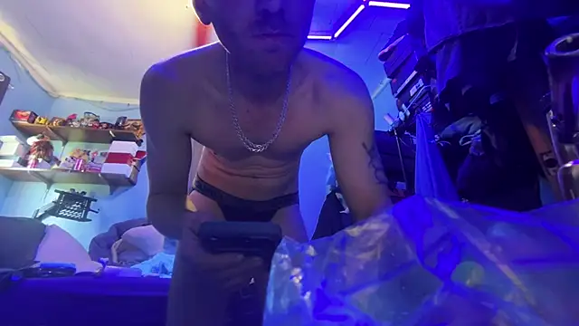 Cloudd Kingg Iceyyy online show from June 2, 2026, 1:44 pm