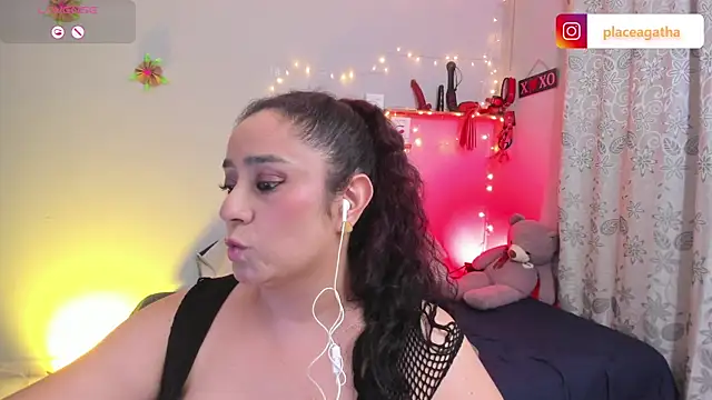 Snapshot of agathaxxx-69 chatting on February 20, 2025, 7:52 pm agathaxxx-69 online show from February 20, 2025, 7:52 pm