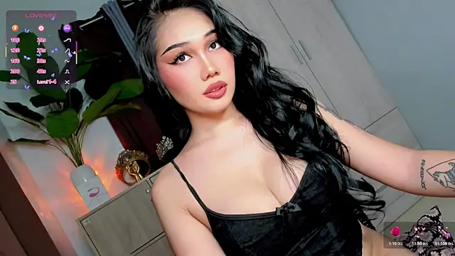 Snapshot of Icon1c_LiLy chatting on May 13, 2026, 4:03 pm Icon1c LiLy online show from May 13, 2026, 4:03 pm