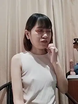 Snapshot of Little_suzy5 chatting on March 12, 2025, 12:42 am Little suzy5 online show from March 12, 2025, 12:42 am